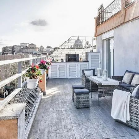 Vatican Luxury Home Jacuzzi Apartman