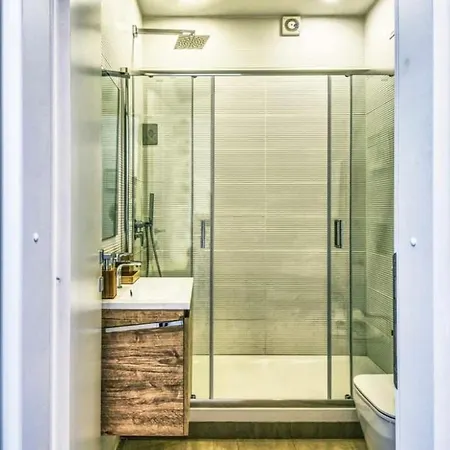 Vatican Luxury Home Jacuzzi Apartman