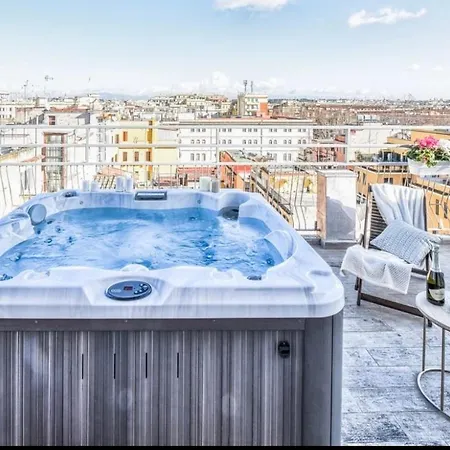 Vatican Luxury Home Jacuzzi Apartman